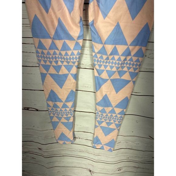LuLaRoe Aztec Pattern Leggings Womens Full Length Leggings Size:One Size Pink & - Picture 3 of 7
